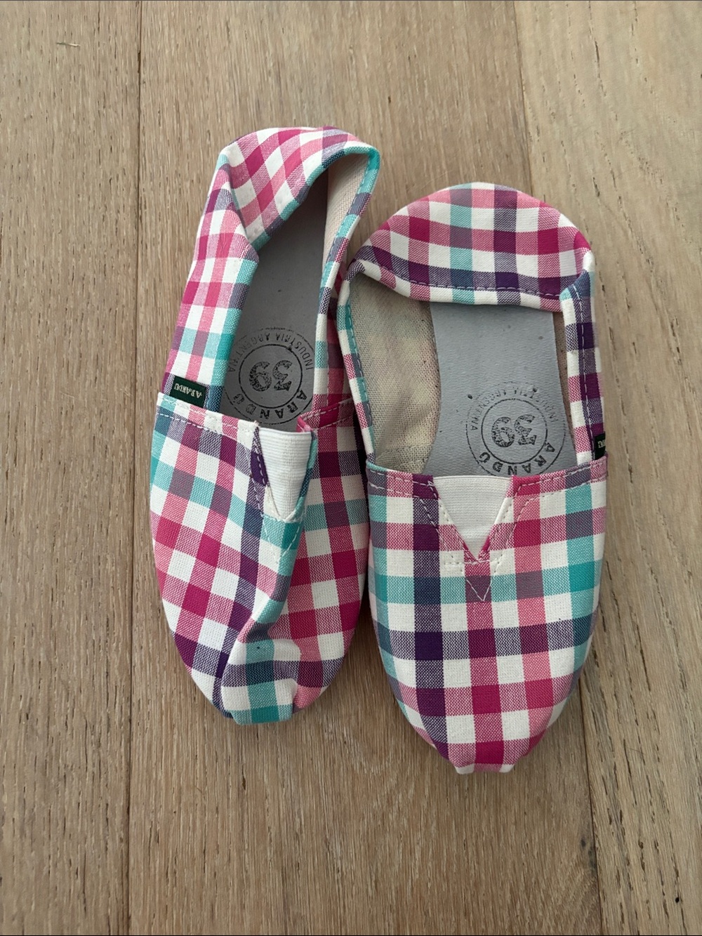 Women’s slip on shoe